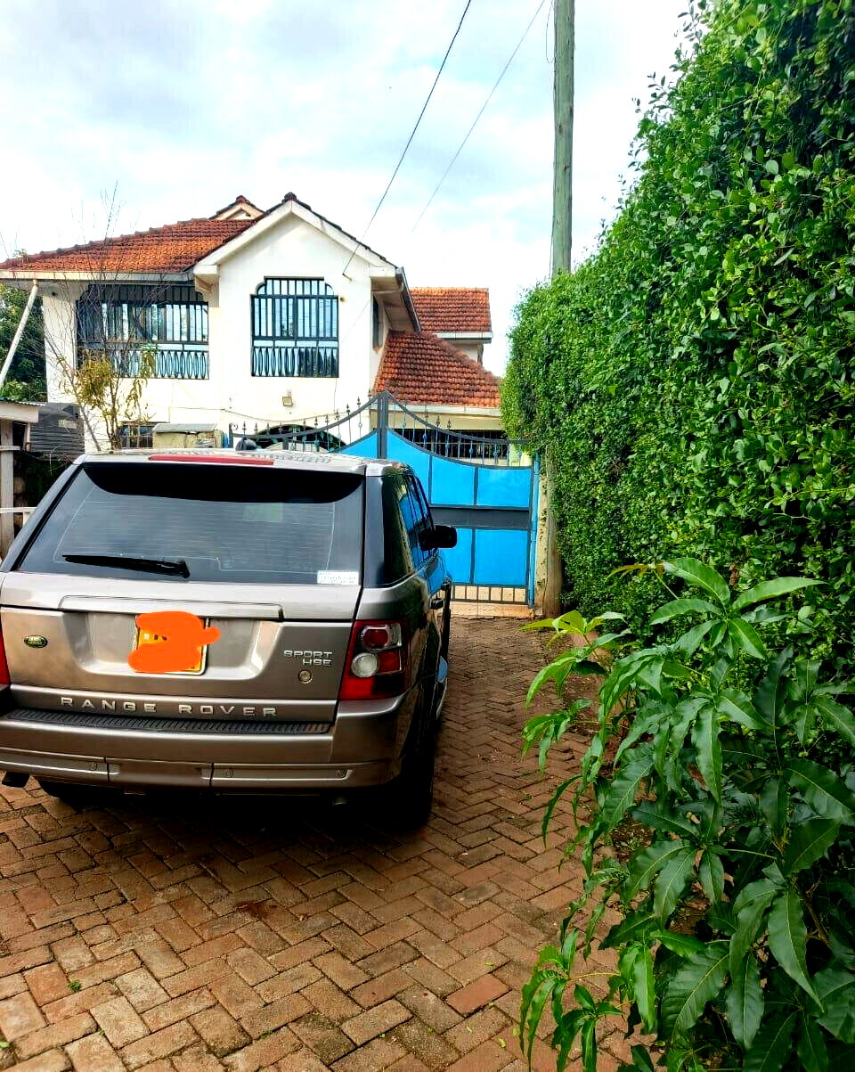 4BR Townhouse on Tarmac with Front Garden - Ndumberi