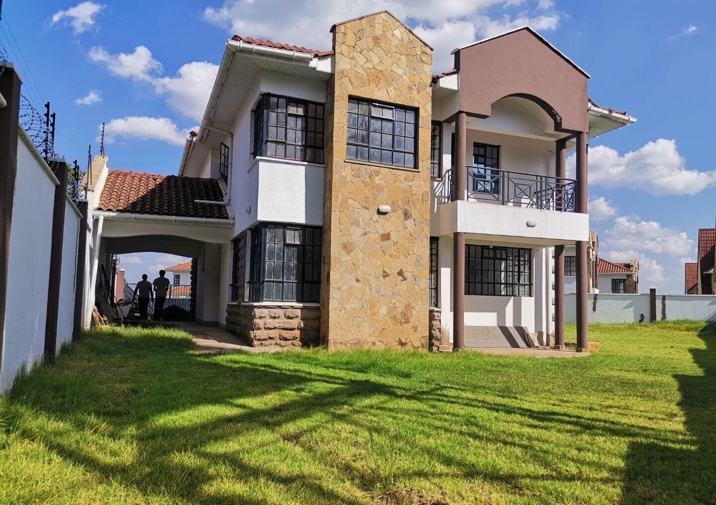4-Ensuite Townhouse on 1/8 Acre Near Hub Karen – Karen