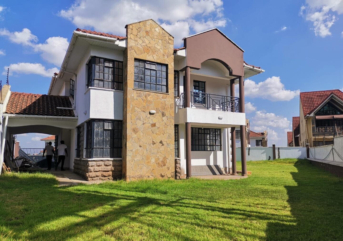 4-Ensuite Townhouse on 1/8 Acre Near Hub Karen – Karen