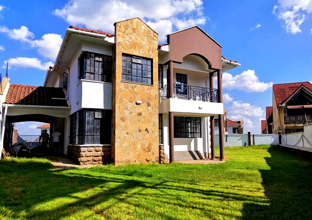 4-Ensuite Townhouse on 1/8 Acre Near Hub Karen – Karen
