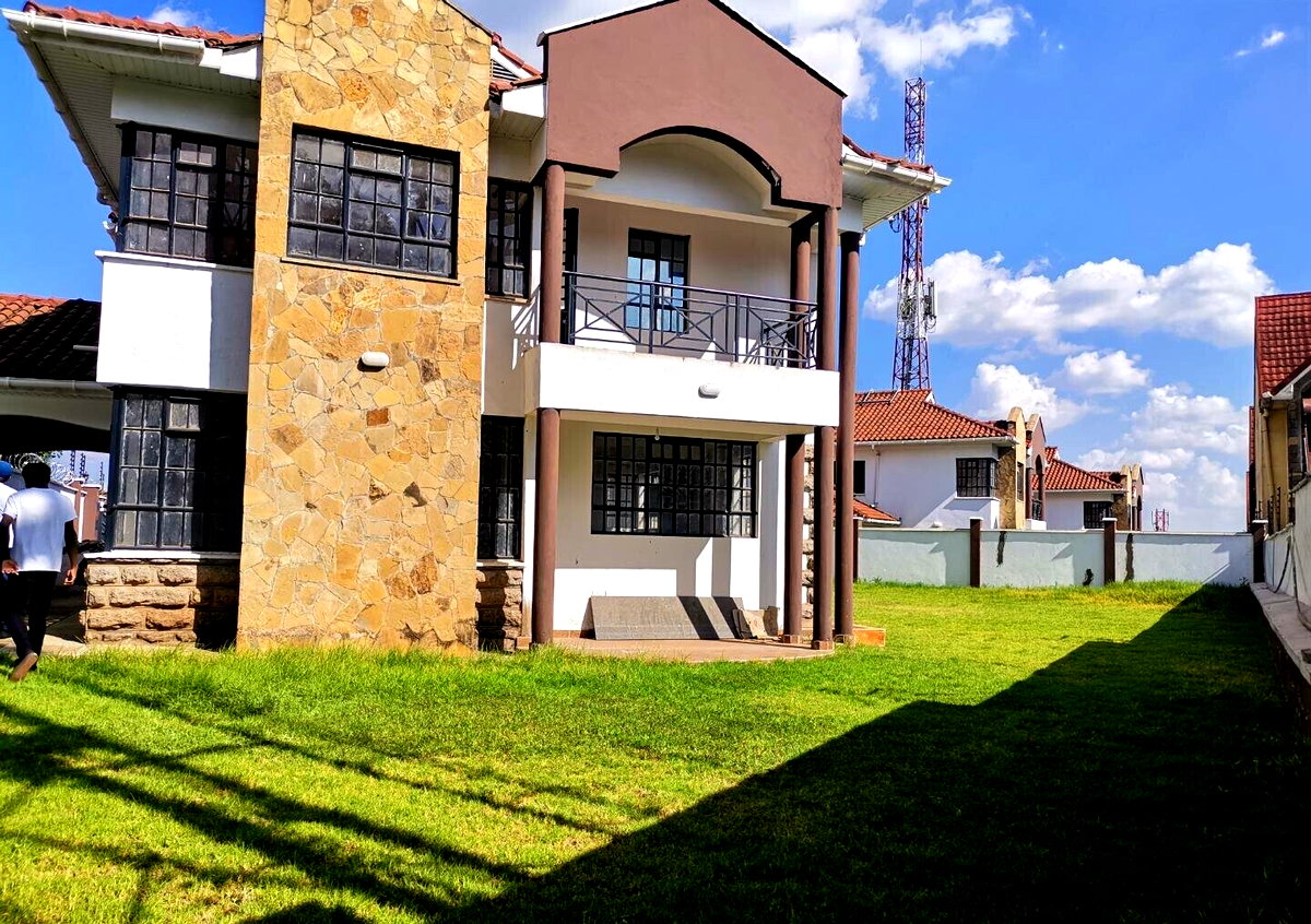 4-Ensuite Townhouse on 1/8 Acre Near Hub Karen – Karen