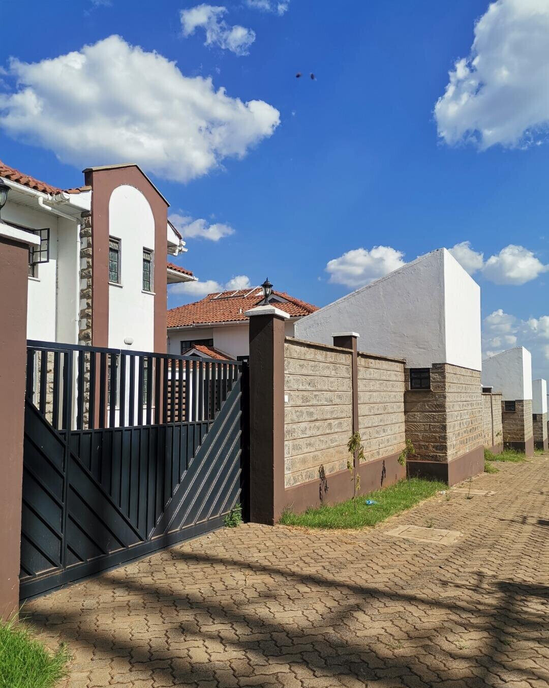 4-Ensuite Townhouse on 1/8 Acre Near Hub Karen – Karen
