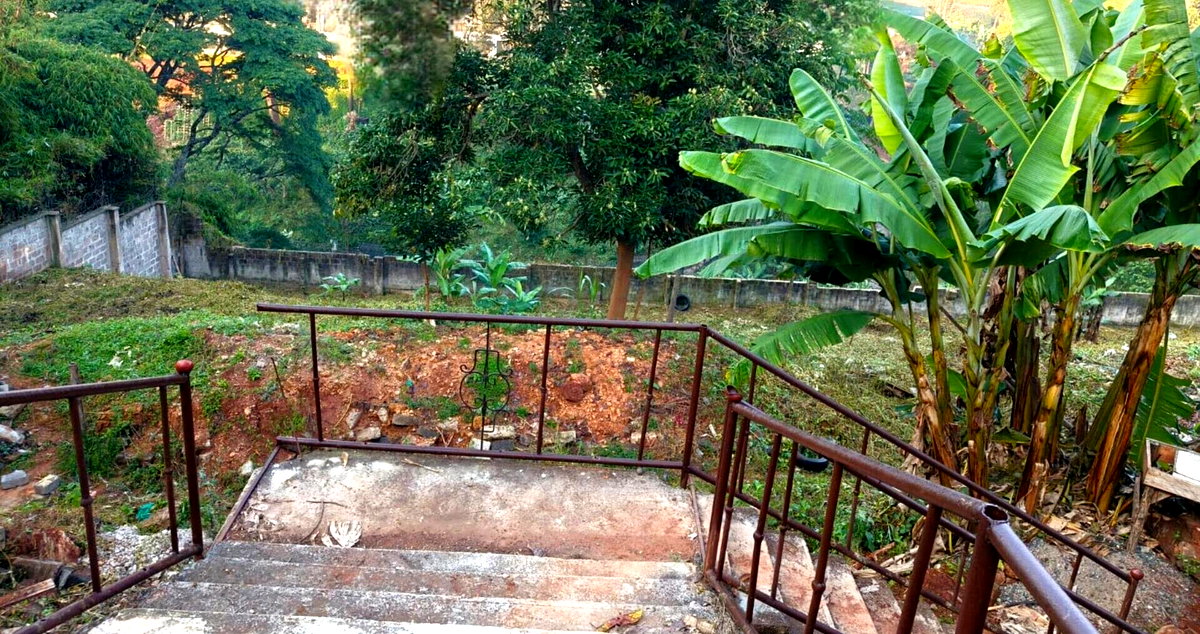 0.8 Acre Garden Plot with Parking at KSh 65M