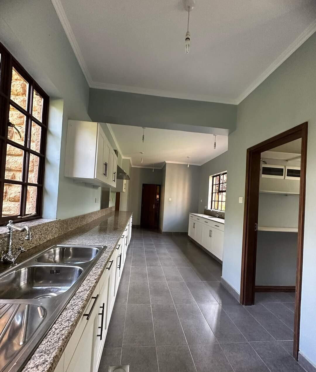 4-Ensuite Villa with Guest Wing on 3/4 Acre – Hardy, Karen