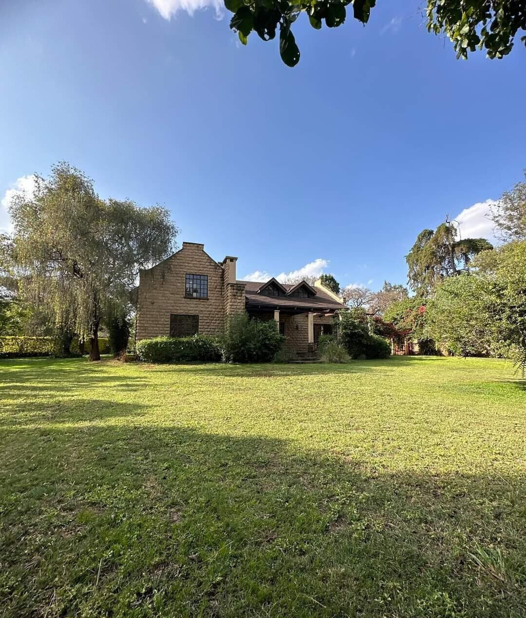 4-Ensuite Villa with Guest Wing on 3/4 Acre – Hardy, Karen