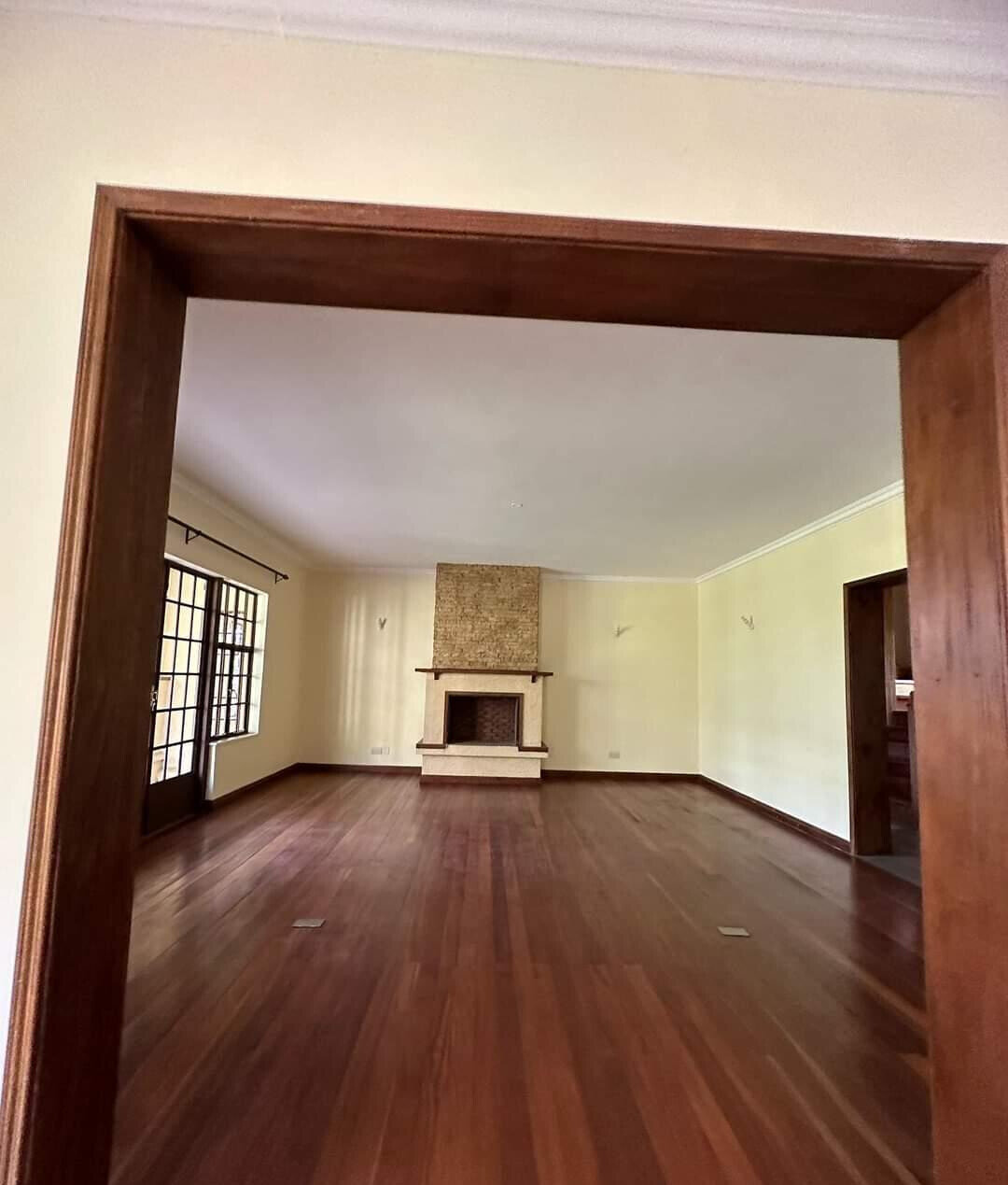 4-Ensuite Villa with Guest Wing on 3/4 Acre – Hardy, Karen