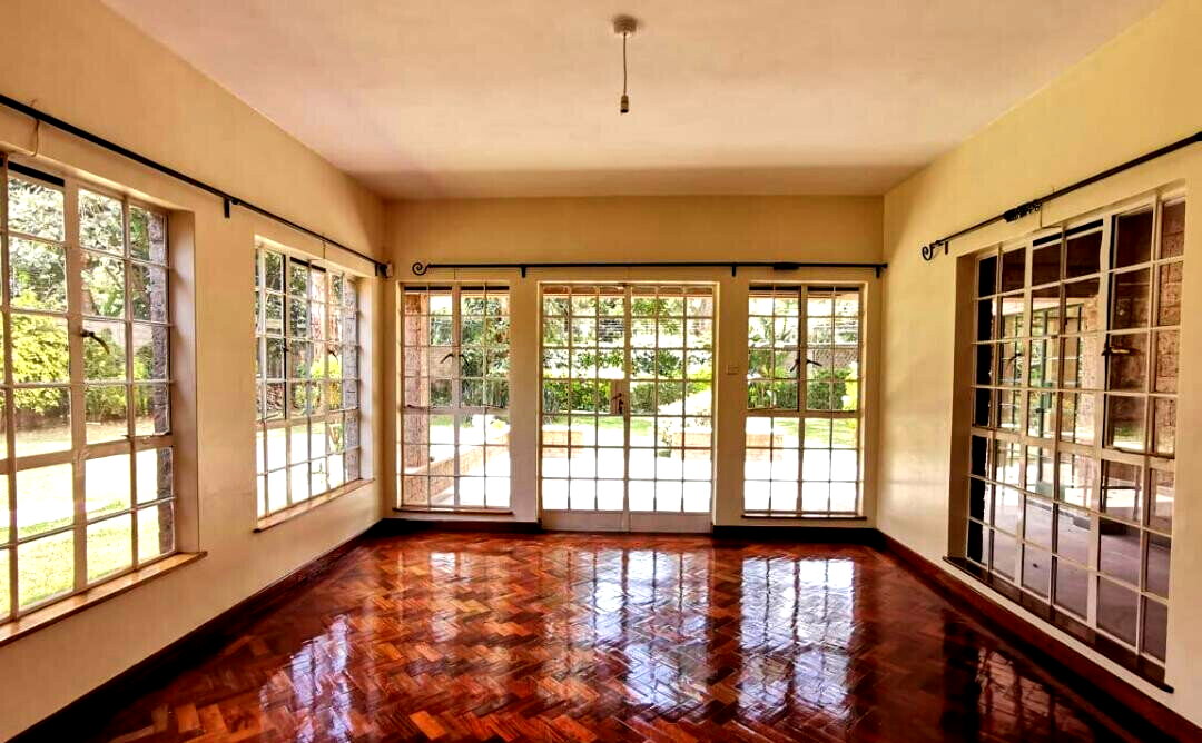 5BR All-Ensuite Townhouse on 0.75 Acres with Jacuzzi & Steam - Lower Kabete