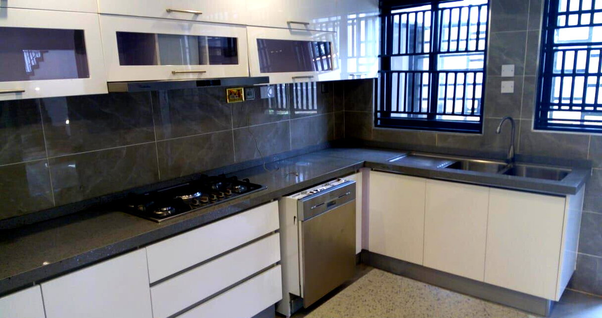 5-Bed Townhouse with DSQ & UN-Approved Security - Lavington