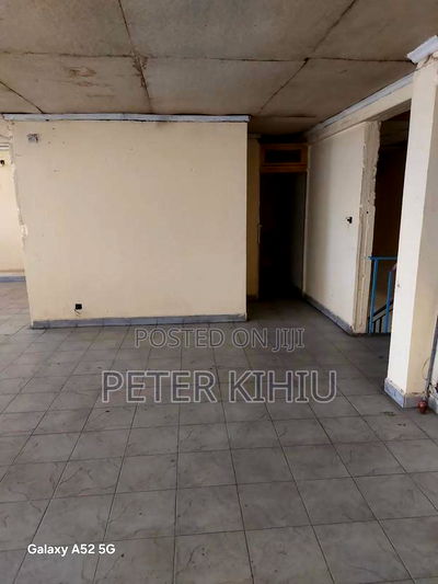 Godown to Let 2500sqft on Road A - Image 7