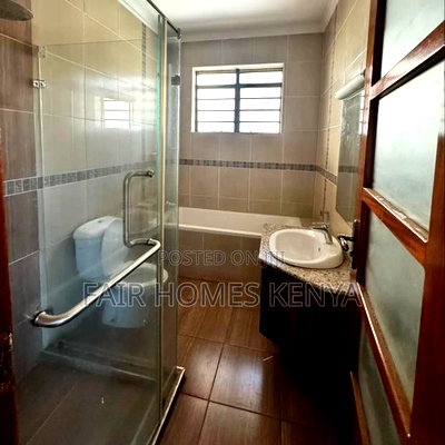 5bdrm Townhouse/Terrace in Convent Drive, Lavington for sale - Image 12