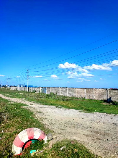 6 Acres on Tarmac Also Touching Kisaju Prayer Centre Road. - Image 3