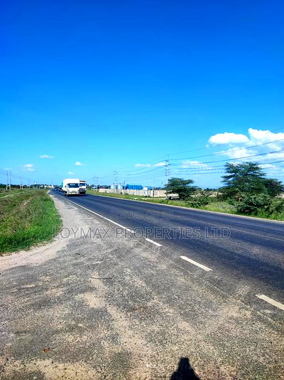 6 Acres on Tarmac Also Touching Kisaju Prayer Centre Road. - Image 5