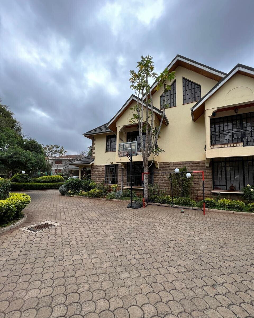 5-Ensuite Townhouse with DSQ in Secure Gated Community - Lavington