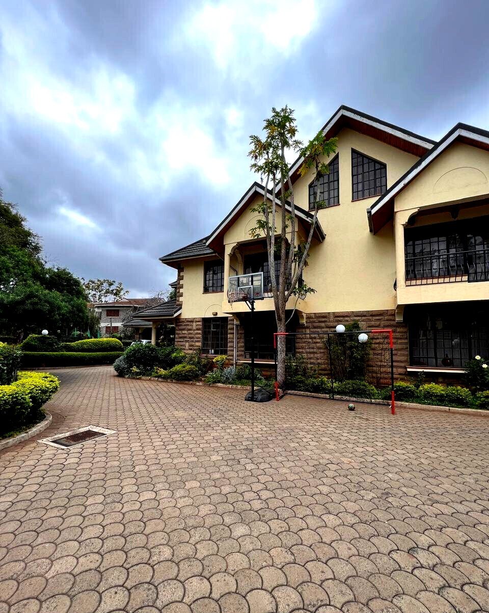 5-Ensuite Townhouse with DSQ in Secure Gated Community - Lavington