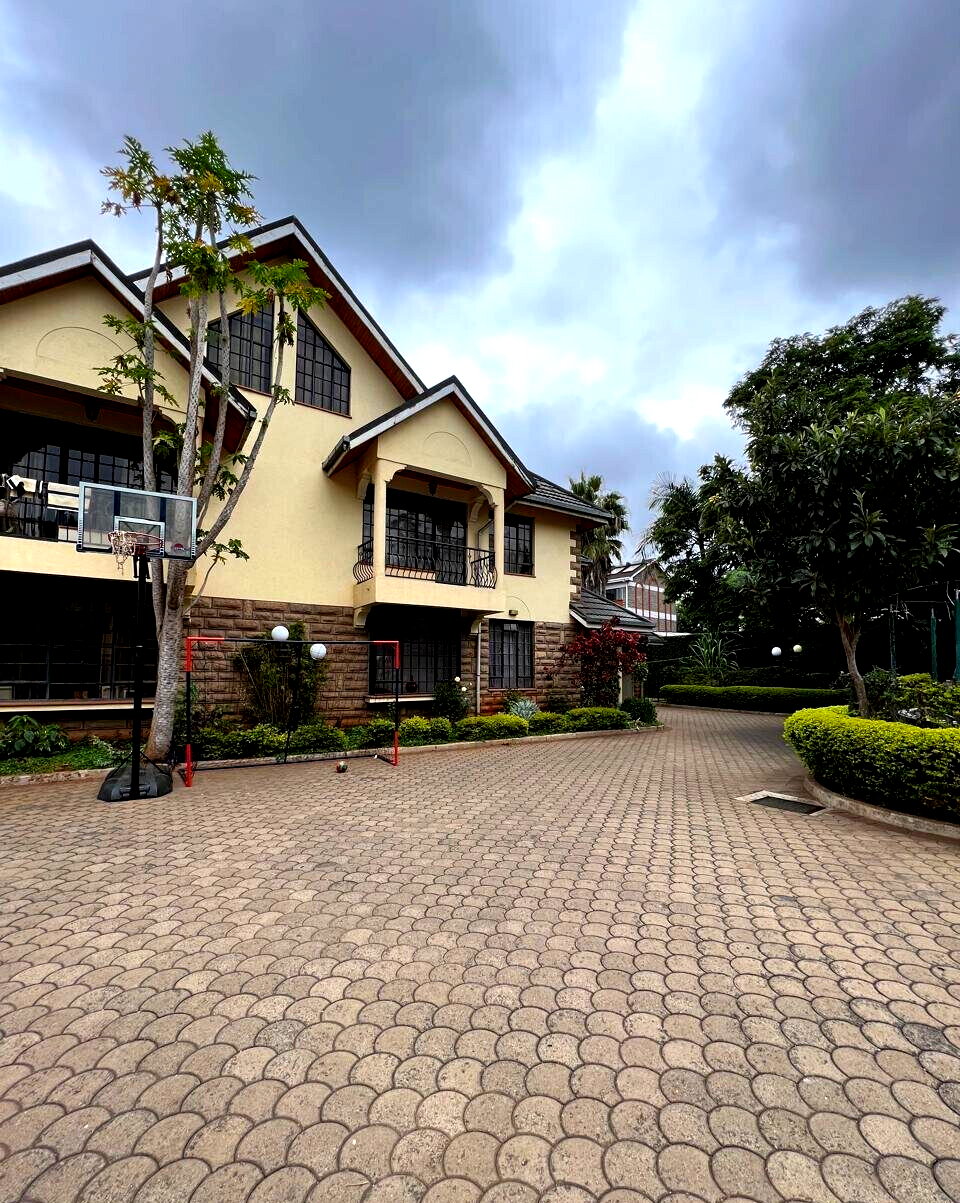 5-Ensuite Townhouse with DSQ in Secure Gated Community - Lavington