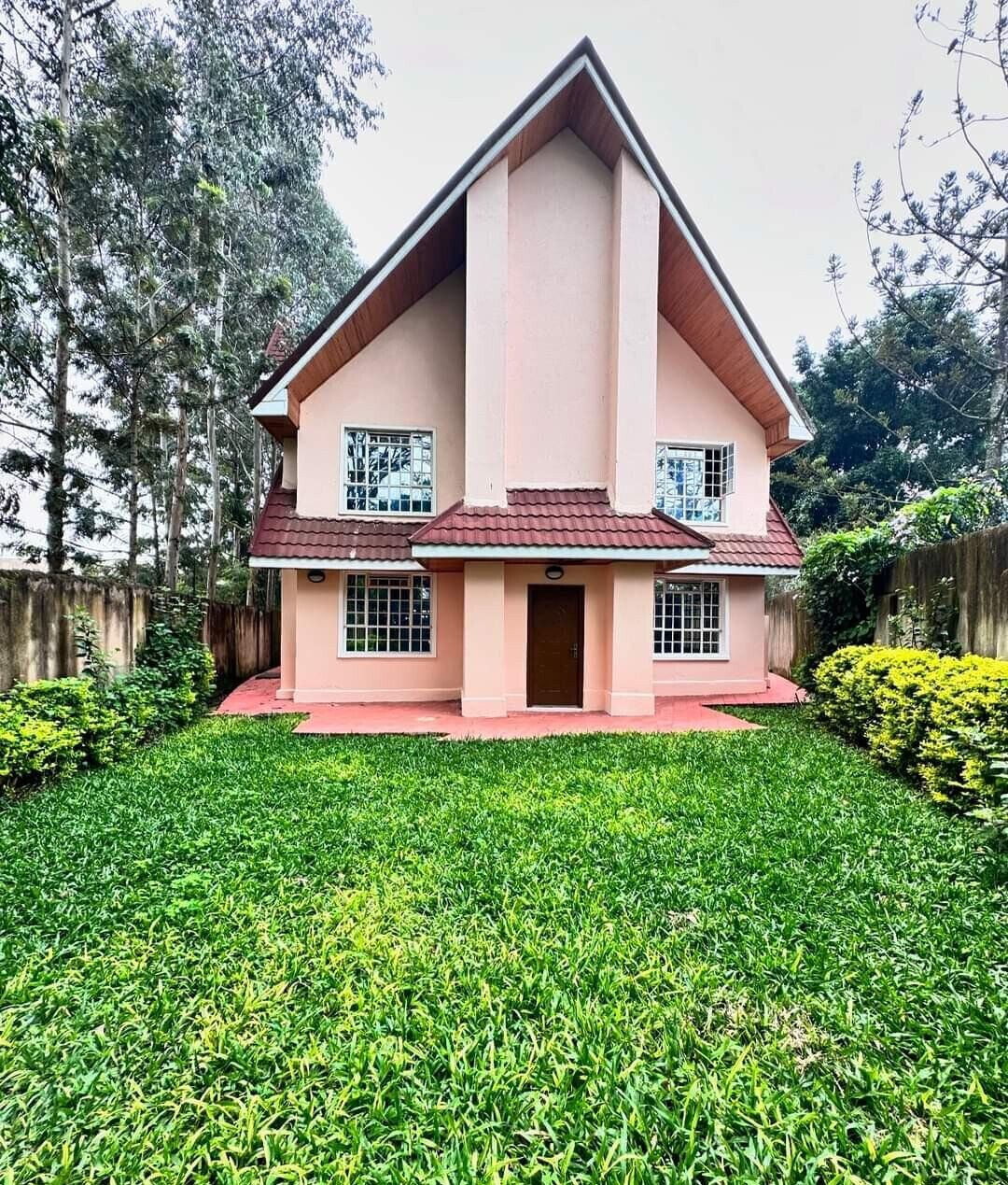 6-Ensuite Townhouse in Quiet 3-Unit Compound - Lavington