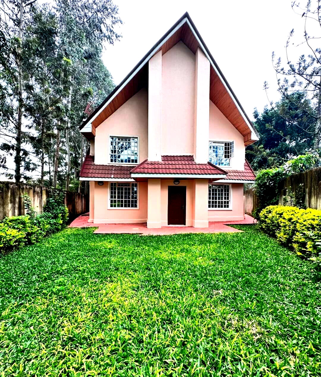 6-Ensuite Townhouse in Quiet 3-Unit Compound - Lavington