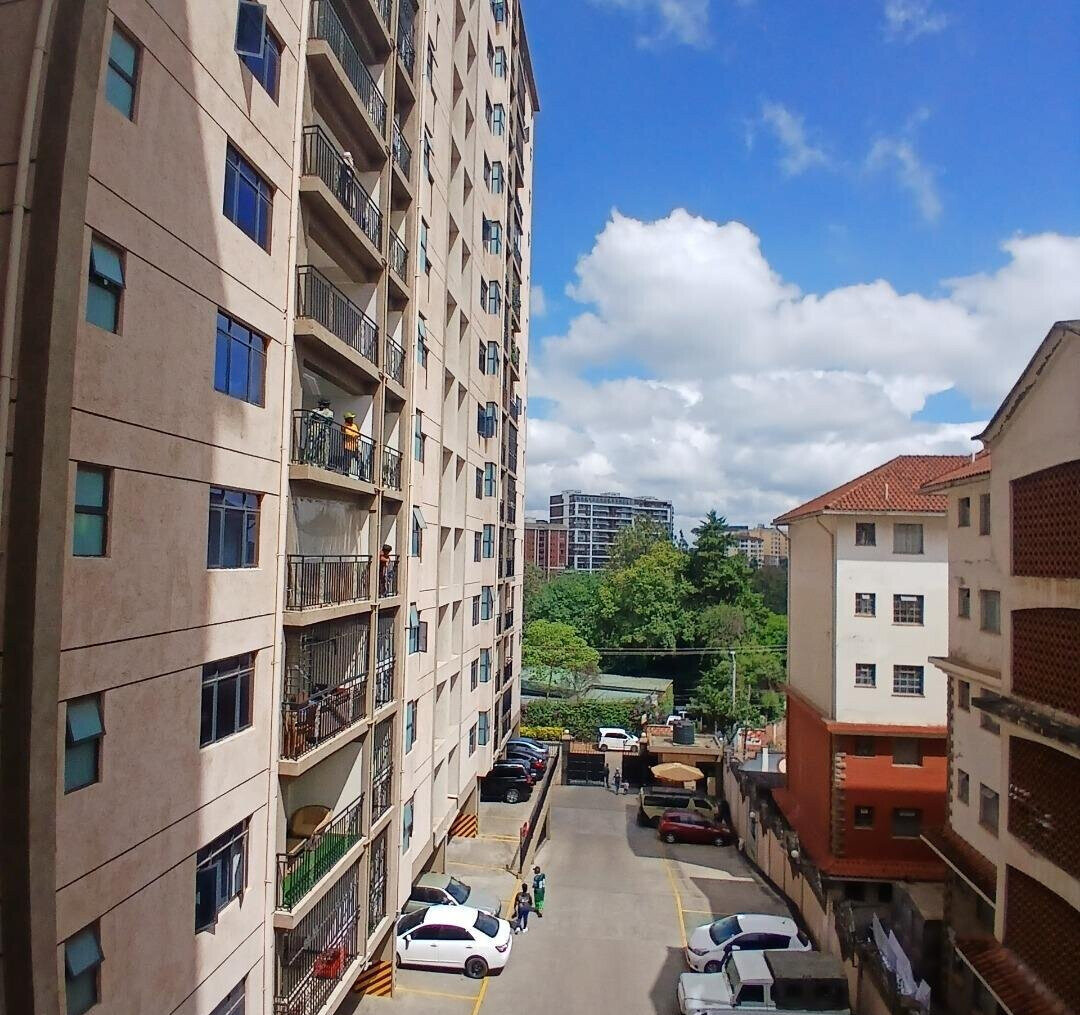 10th Floor 2BR with Rooftop Terrace & Gym - Kilimani