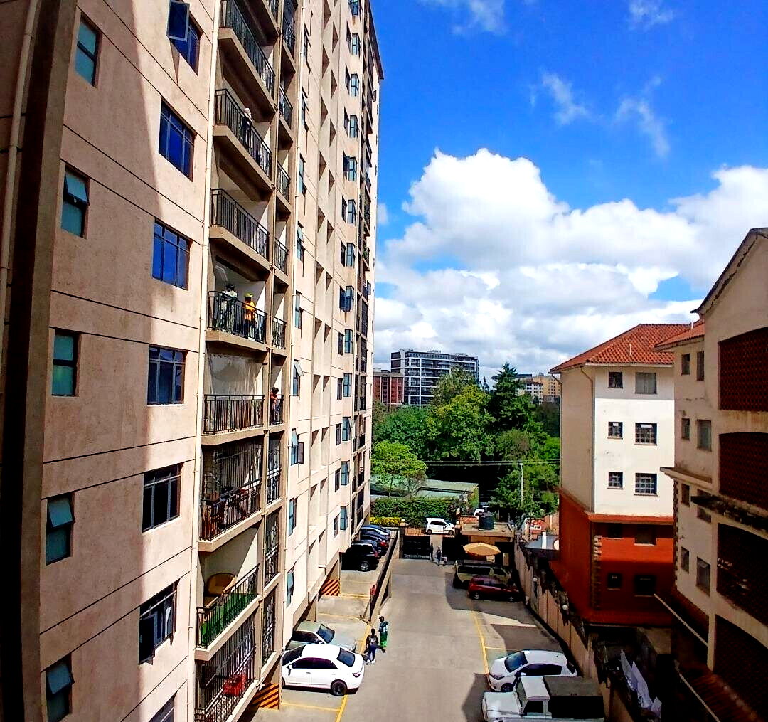 10th Floor 2BR with Rooftop Terrace & Gym - Kilimani
