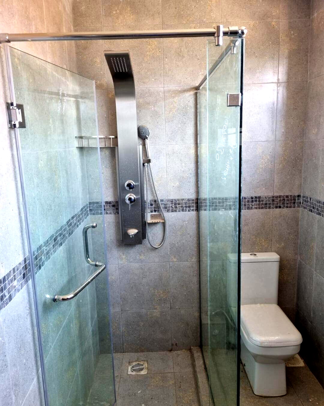 4BR All-Ensuite Townhouse with Attic Study & Fireplace - Membley