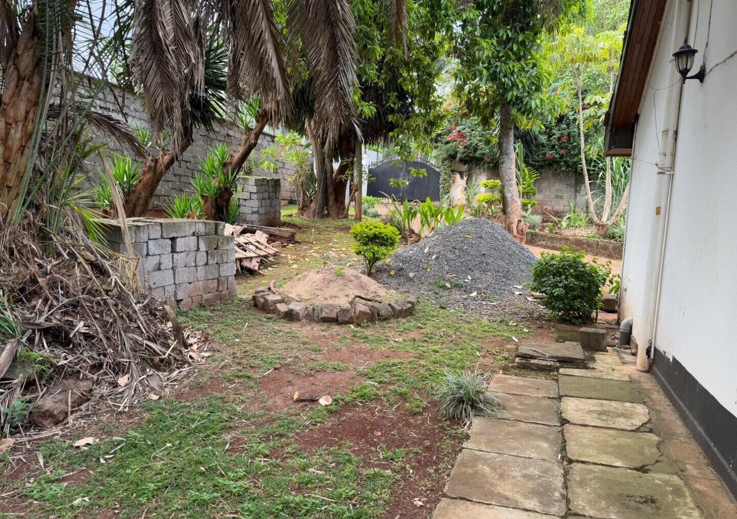 KSh 100M Garden Plot with Parking