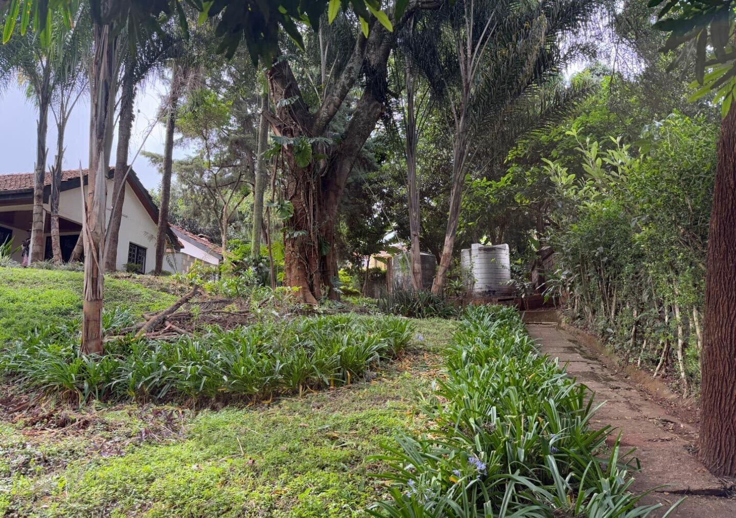 KSh 100M Garden Plot with Parking