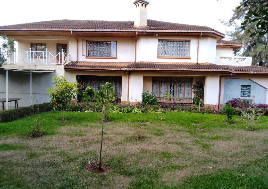 5-Bed Townhouse on Half an Acre - Thome Stream Drive