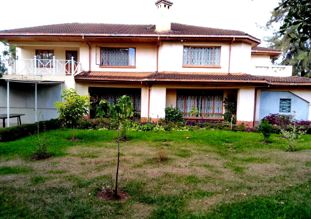 5-Bed Townhouse on Half an Acre - Thome Stream Drive