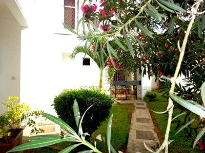 4bdrm Townhouse/Terrace in Nyali for sale - Image 8