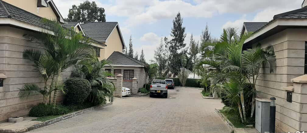 4BR All-Ensuite Family Townhouse with DSQ & Walk-in Closets - Athi River