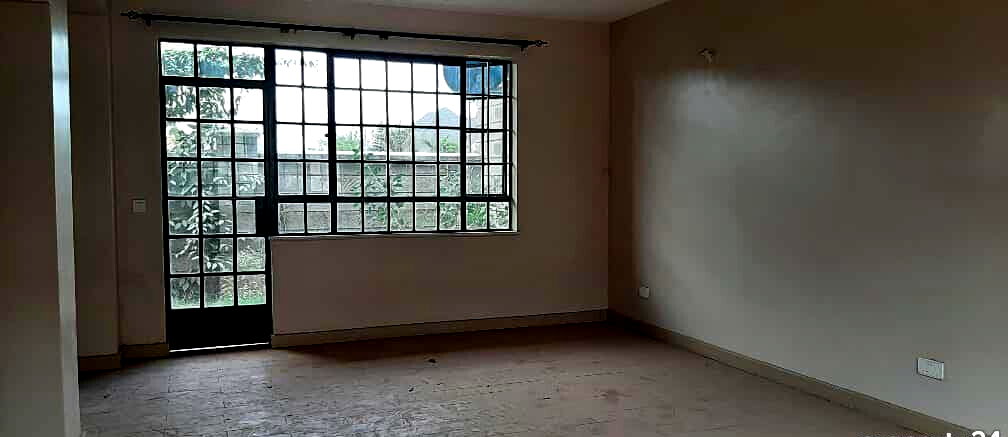4BR All-Ensuite Family Townhouse with DSQ & Walk-in Closets - Athi River