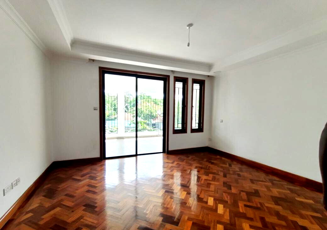 New 5-Ensuite Townhouse with Jacuzzi & DSQ - Lavington