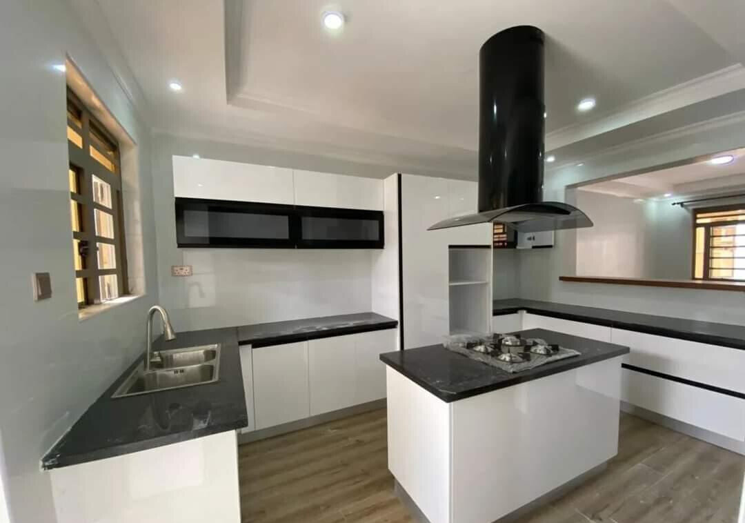 4BR All-Ensuite Townhouse with DSQ & Family Room - Ruiru