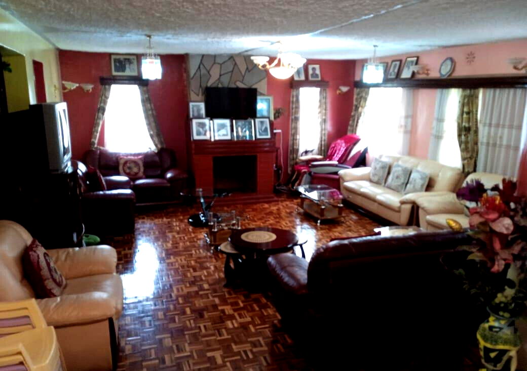 5BR Townhouse on Half-Acre with Mature Garden & DSQ - Ngong