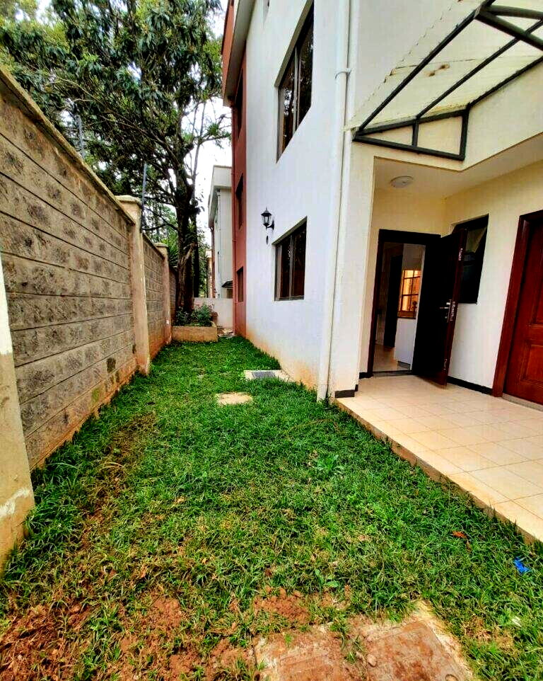 Newly Built 4-Bed Townhouse with Private Garden - Lavington