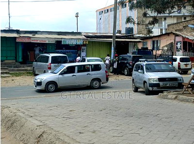 A Prime Commercial Plot for Sale - Image 4