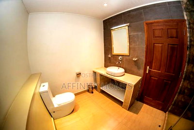 Furnished 2bdrm Apartment in Courtyard, Lavington for rent - Image 9