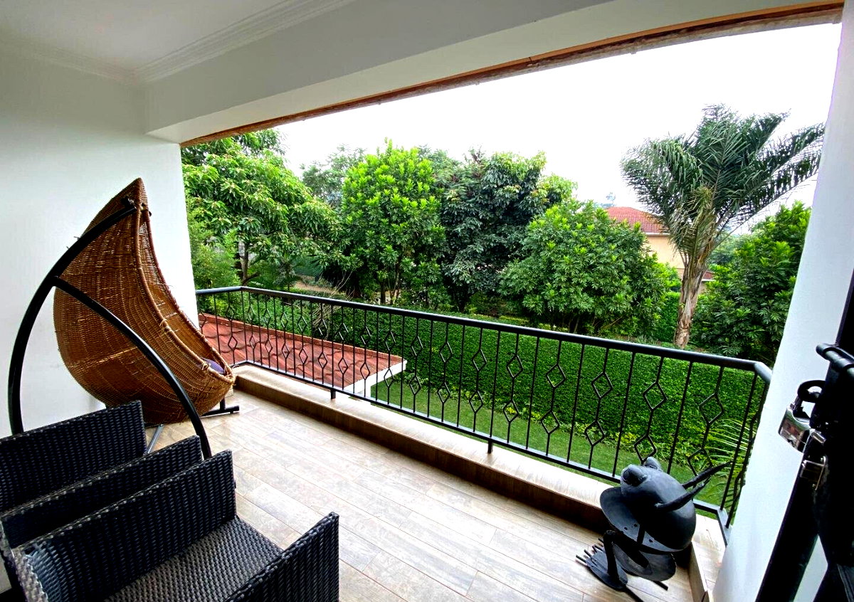 5 En-Suite Bedrooms with Sunken Lounge & Garden - Kitisuru