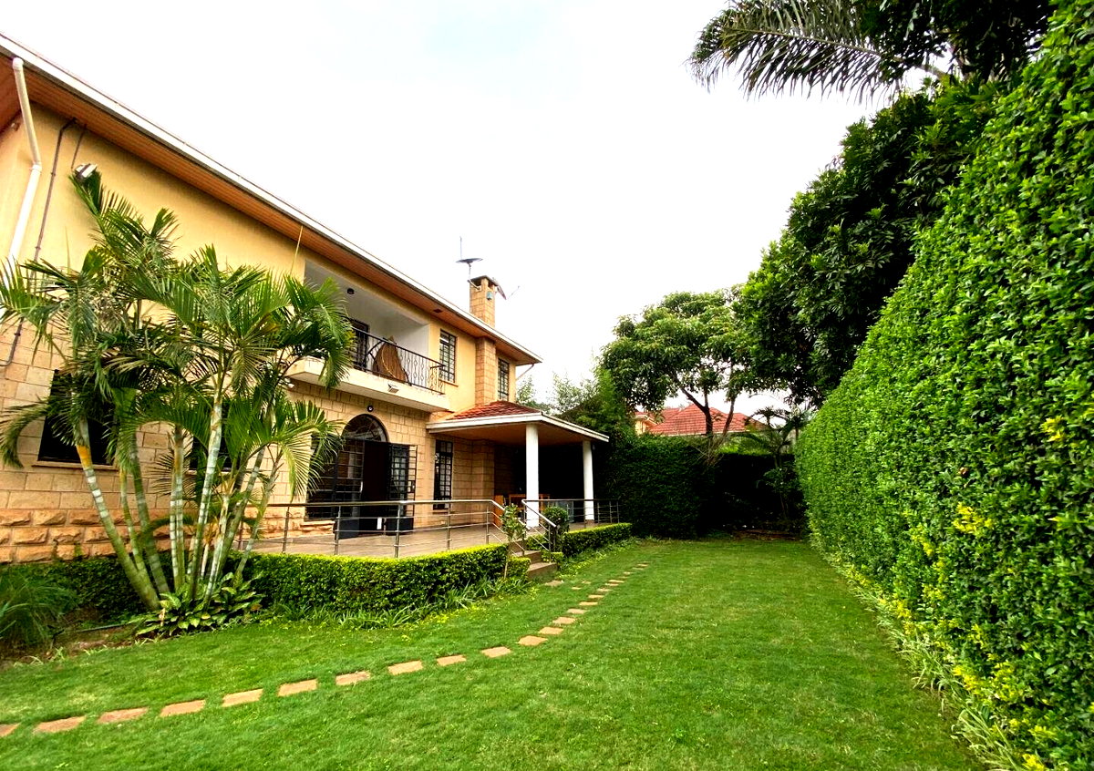 5 En-Suite Bedrooms with Sunken Lounge & Garden - Kitisuru