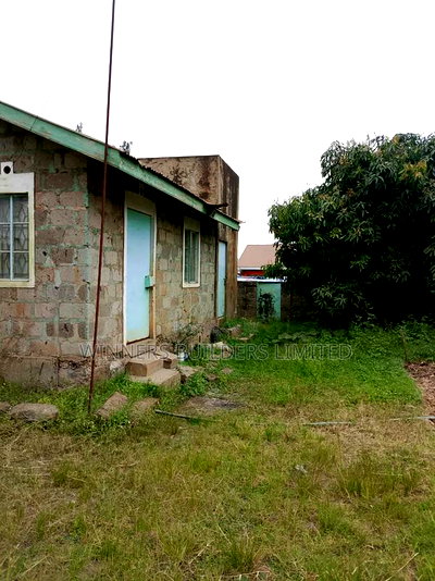 100 by 100 a Thika Road - Image 1