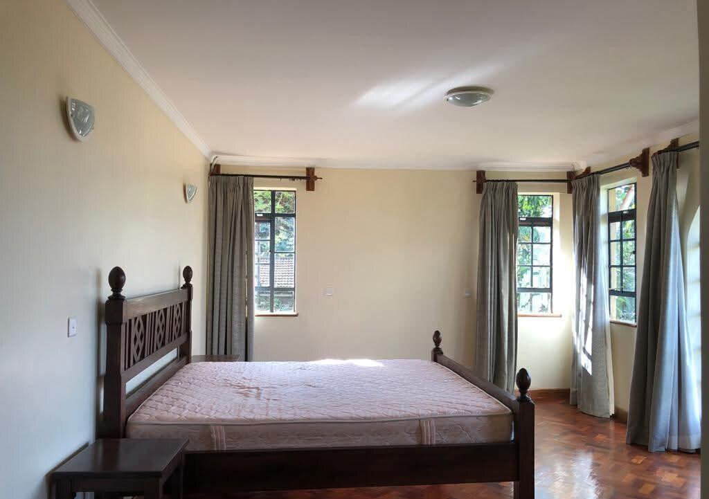 4 En-Suite Corner Townhouse on 1/4 Acre with Expansive Garden - Kitisuru