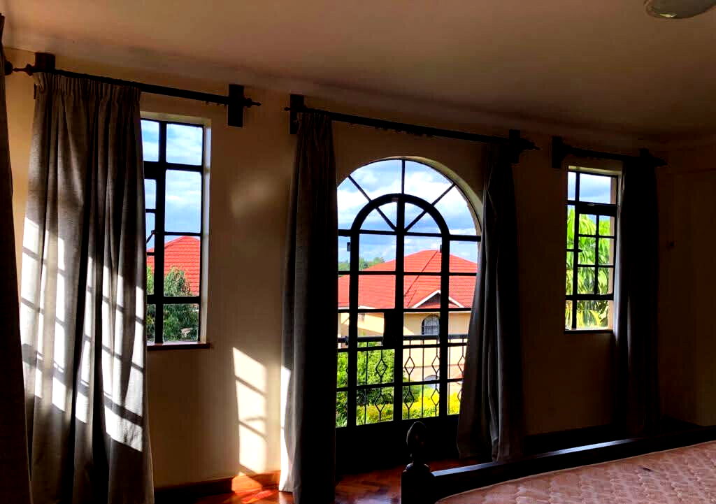 4 En-Suite Corner Townhouse on 1/4 Acre with Expansive Garden - Kitisuru
