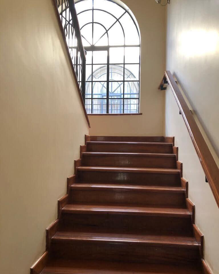 4 En-Suite Corner Townhouse on 1/4 Acre with Expansive Garden - Kitisuru