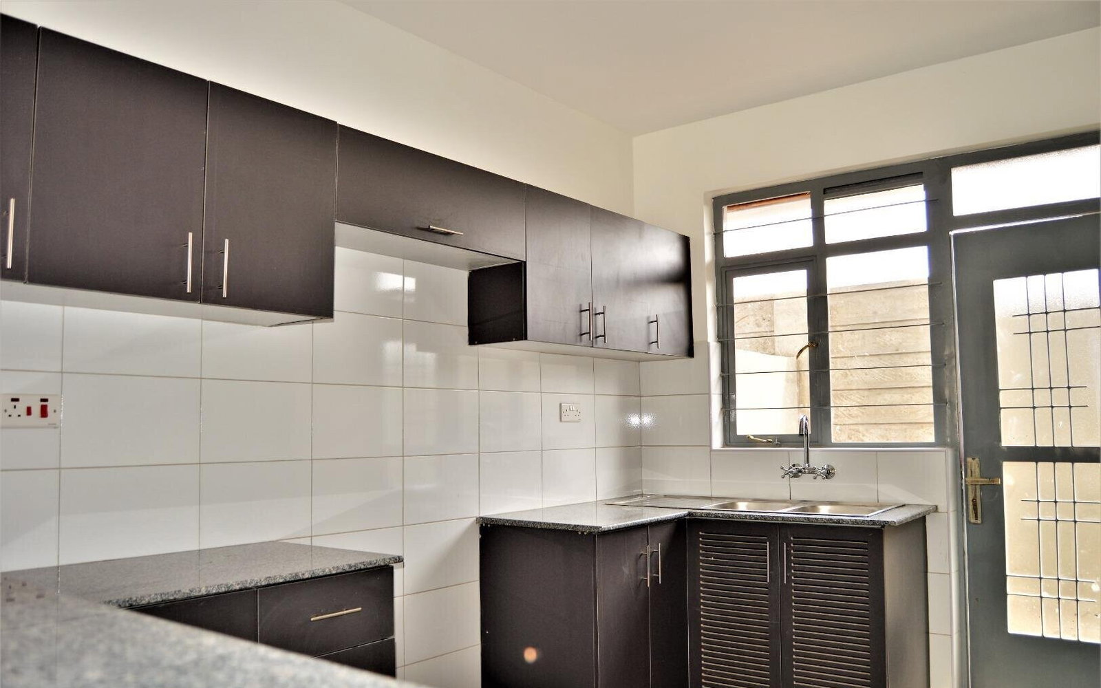 4BR Townhouse with Rooftop Terrace in Serene Ondiri - Kikuyu