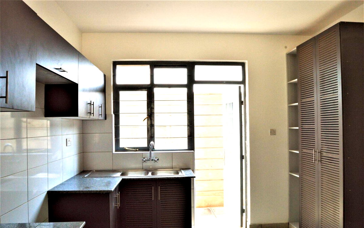 4BR Townhouse with Rooftop Terrace in Serene Ondiri - Kikuyu