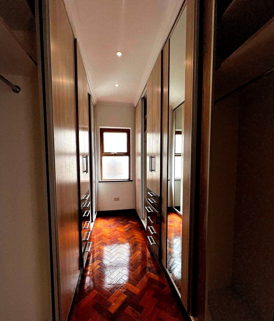 5-Bed Townhouse with Separate Dining & Garden - Lavington