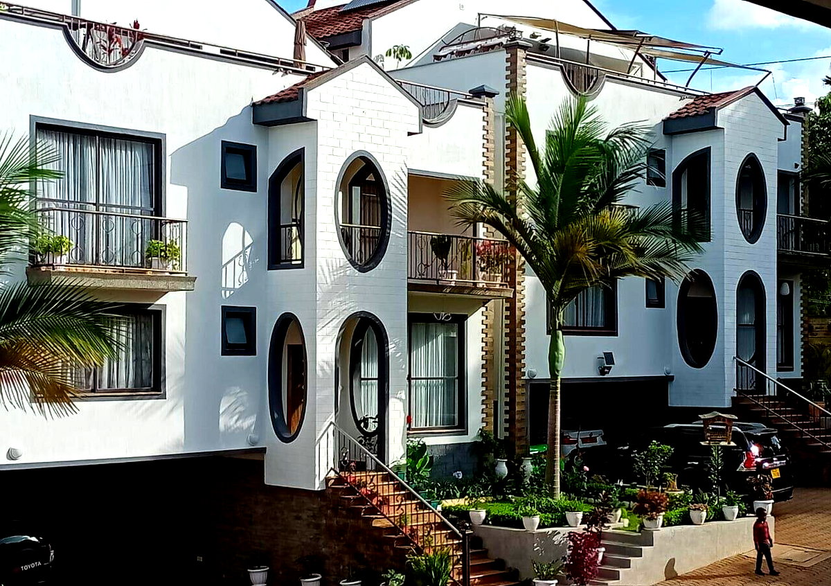 5-Ensuite Townhouse with Jacuzzi & Solar Panels - Westlands