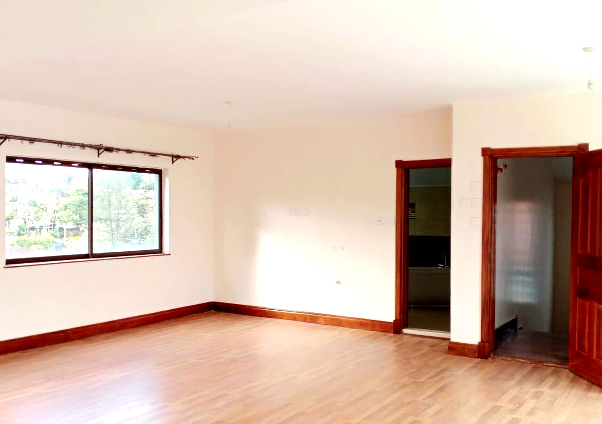 5-Ensuite Townhouse with Jacuzzi & Solar Panels - Westlands
