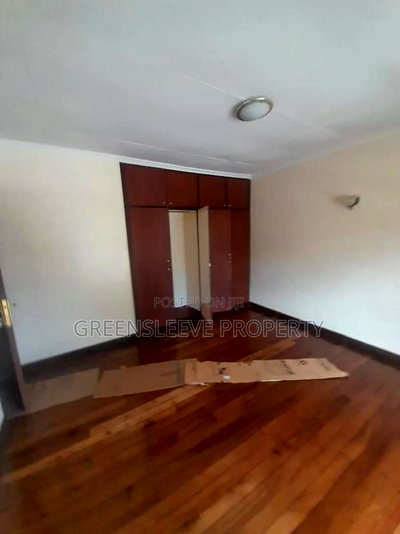 Commercial House - Image 16