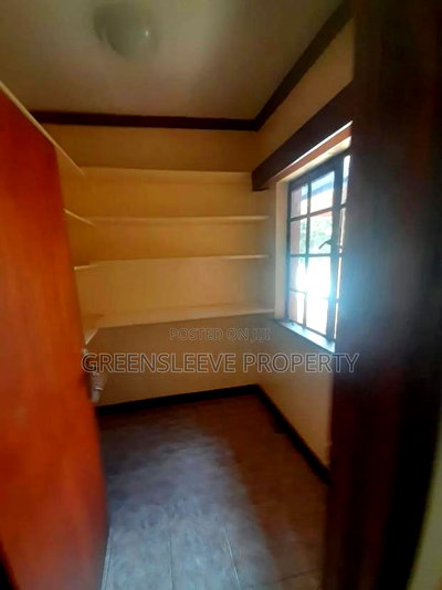 Commercial House - Image 3